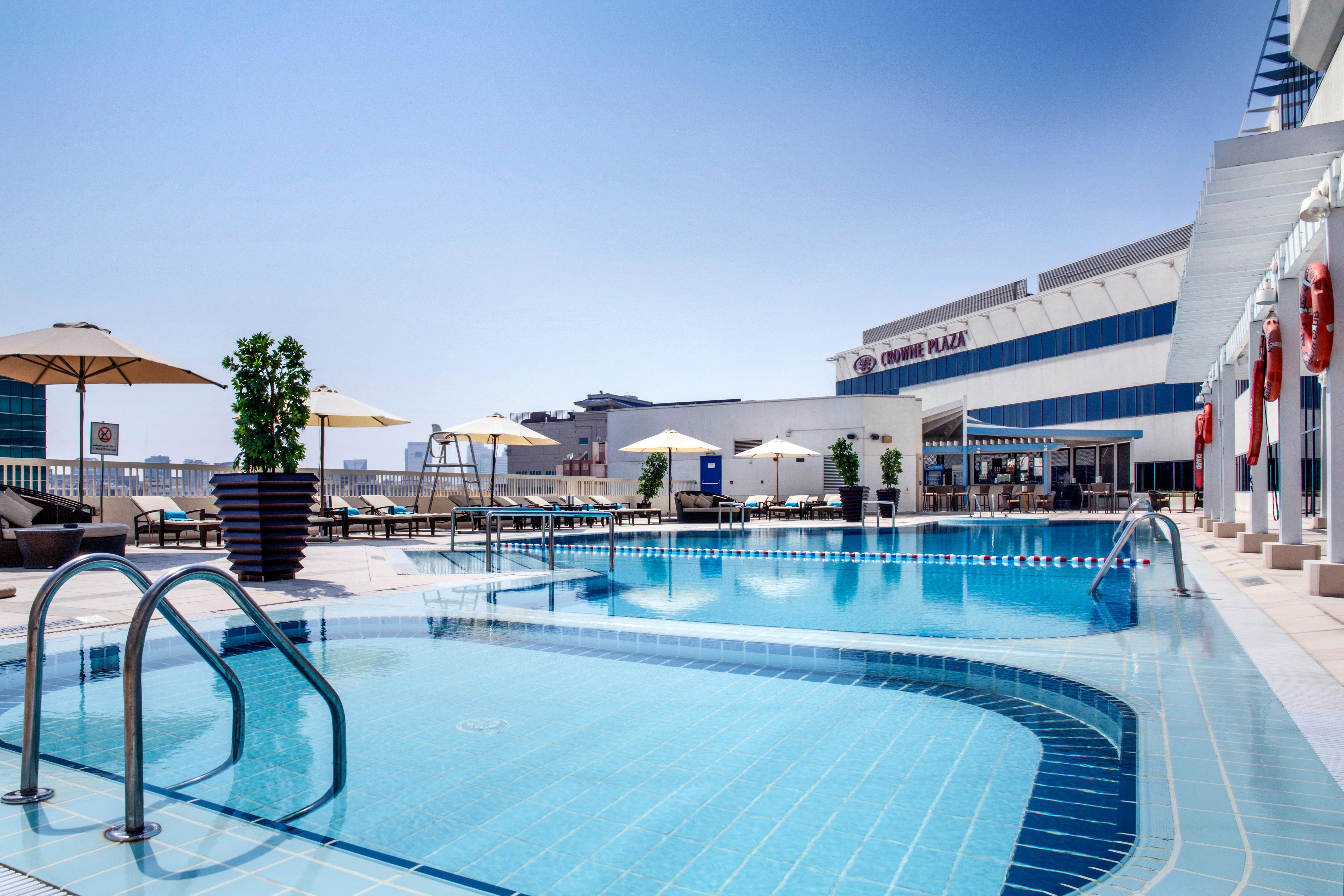 Crowne Plaza Dubai Deira By Ihg Hotel Exterior photo The swimming pool at the hotel