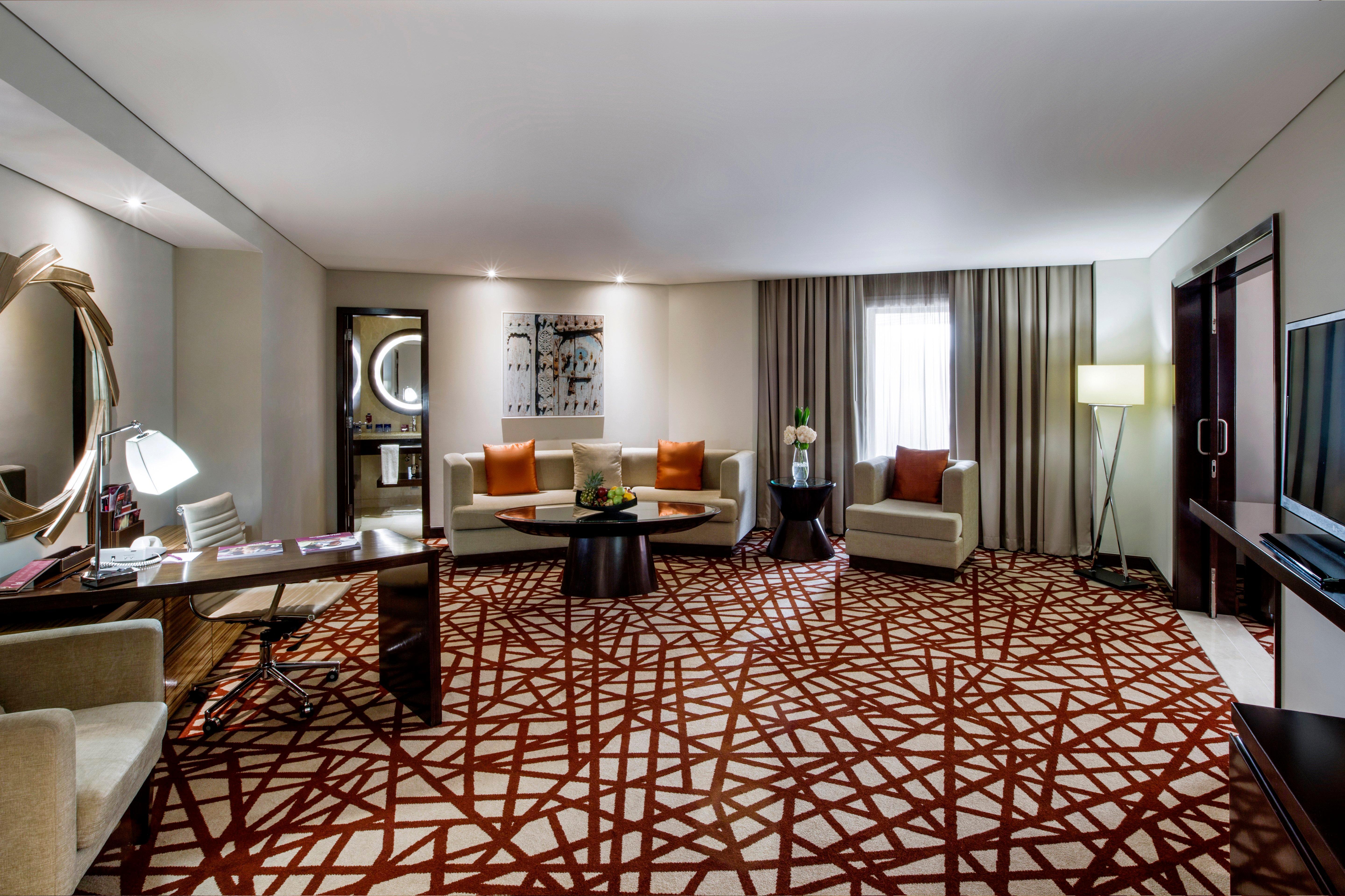 Crowne Plaza Dubai Deira By Ihg Hotel Exterior photo A suite at the hotel