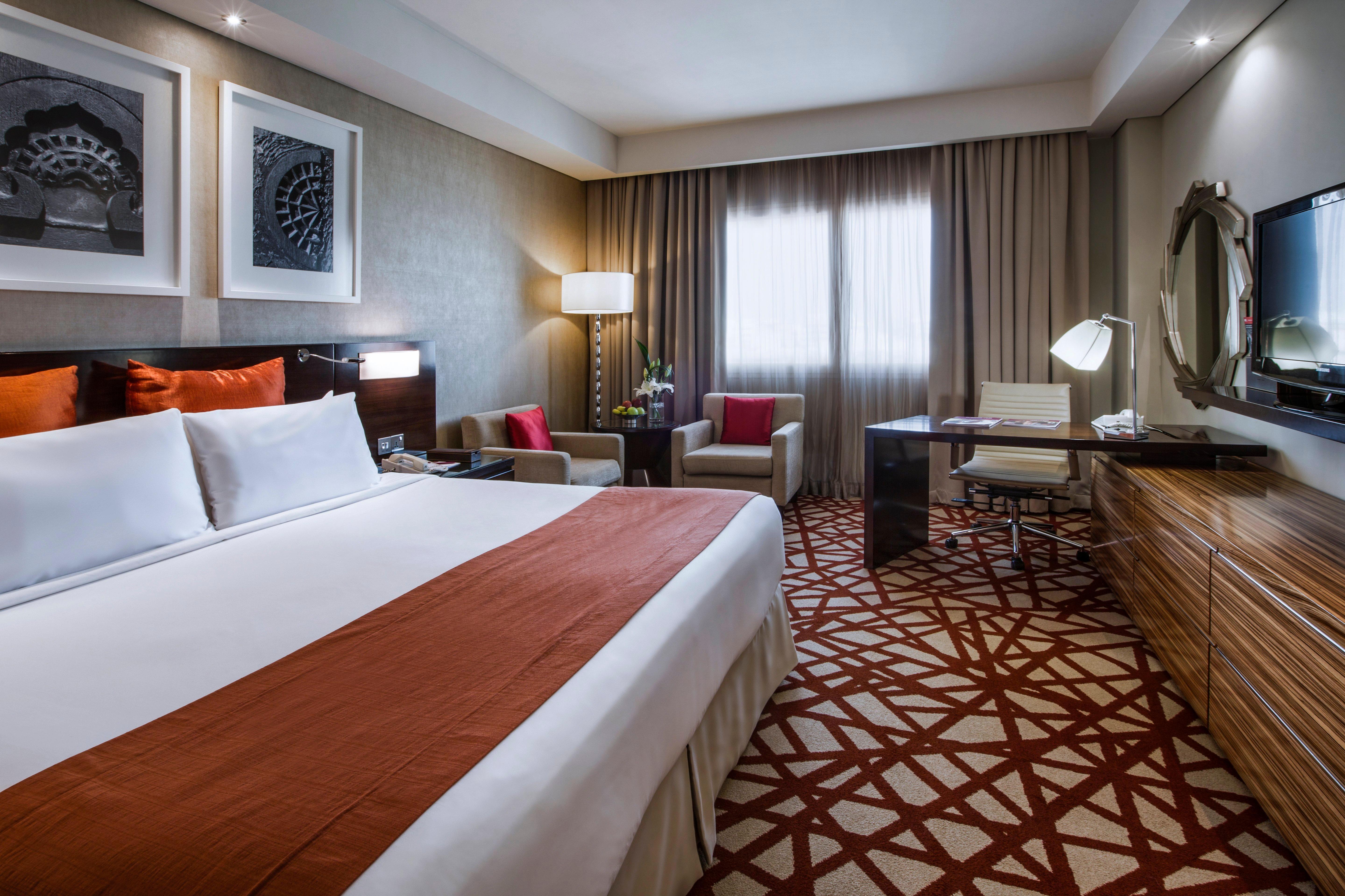 Crowne Plaza Dubai Deira By Ihg Hotel Exterior photo