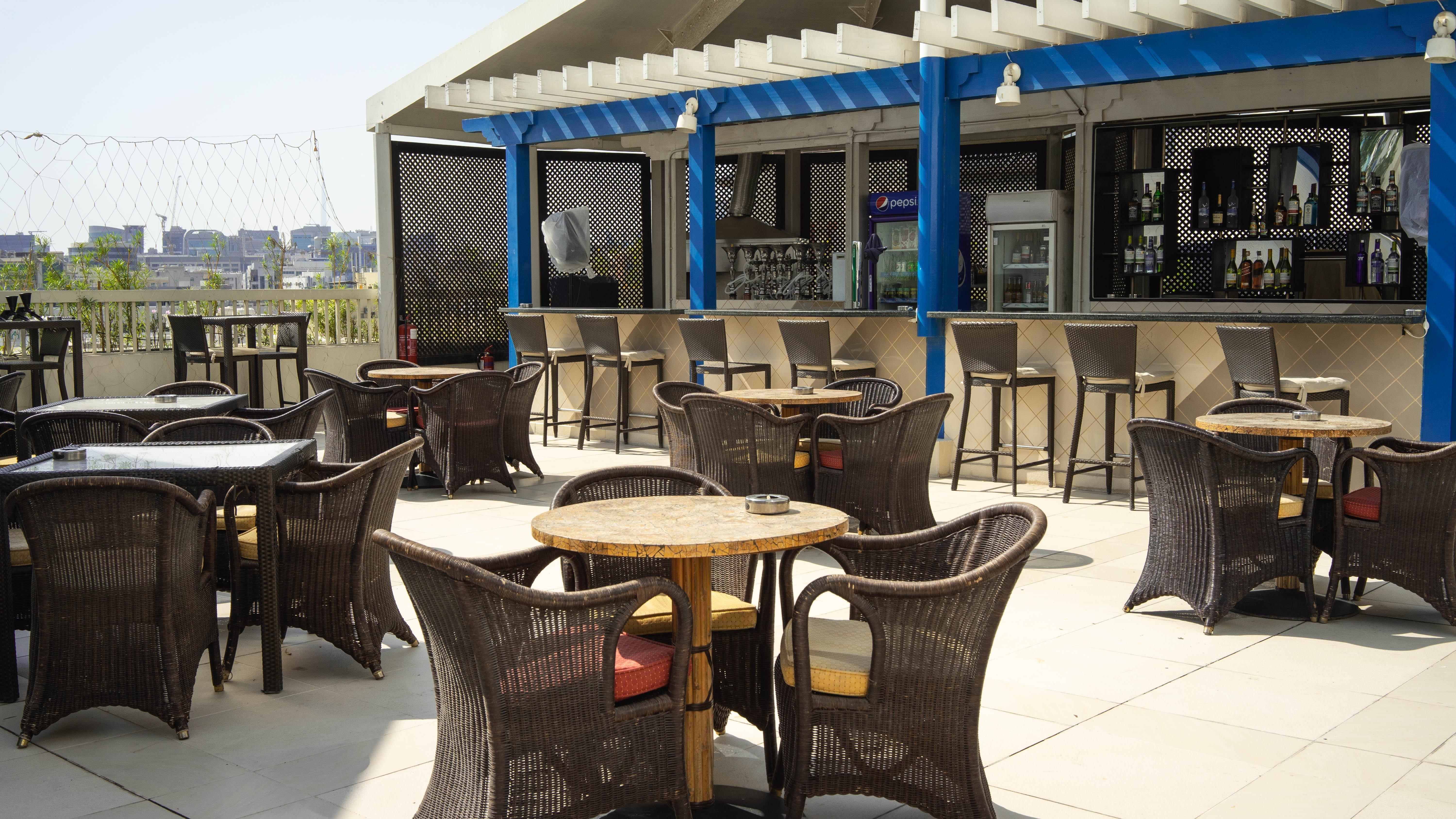 Crowne Plaza Dubai Deira By Ihg Hotel Exterior photo The Sky Bar