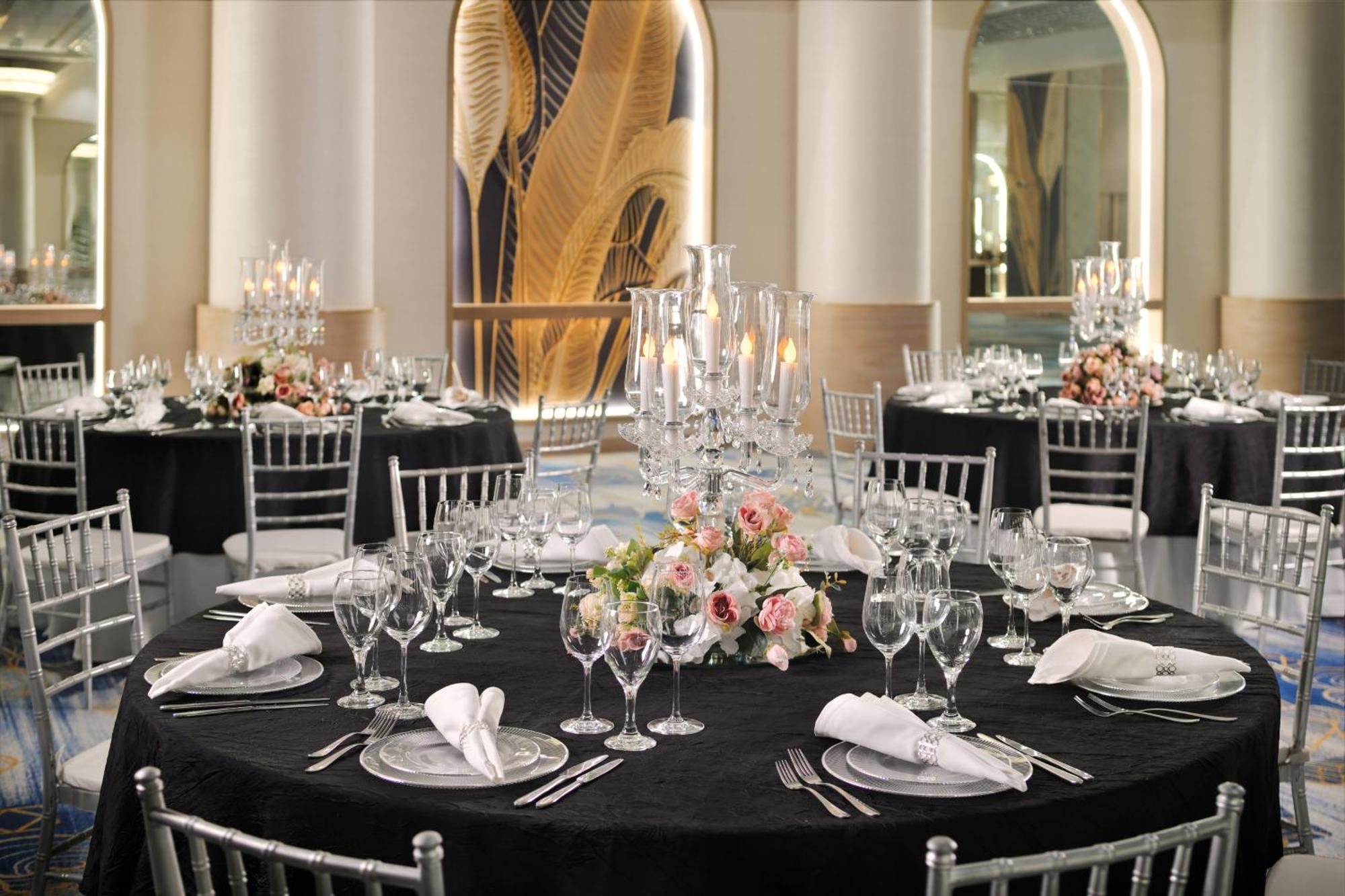 Crowne Plaza Dubai Deira By Ihg Hotel Exterior photo The ballroom at the Ritz-Carlton, Dubai